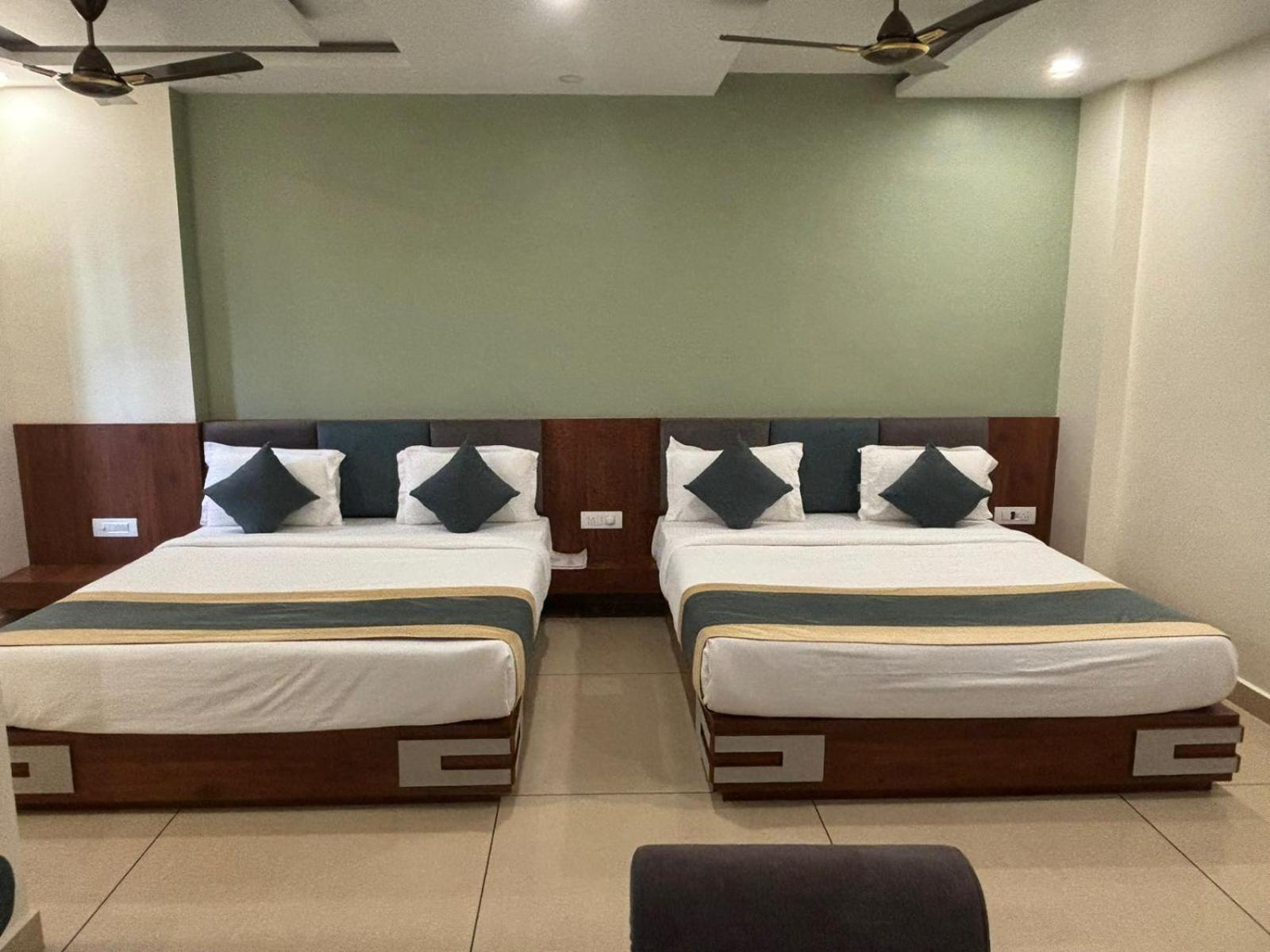 Hotel Omkareshwar Inn Deoghar Exterior photo