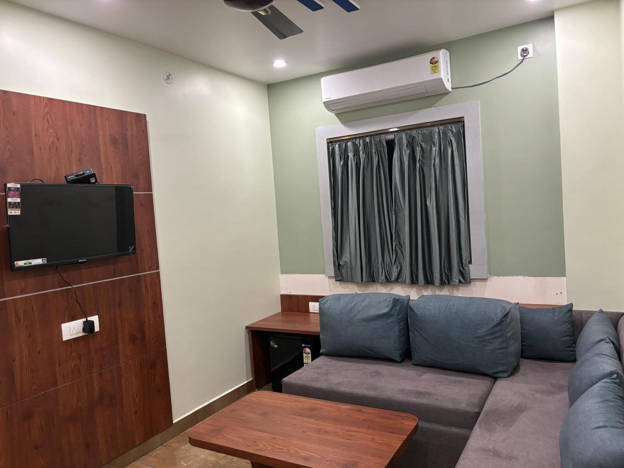 Hotel Omkareshwar Inn Deoghar Exterior photo